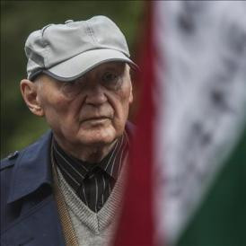 Kihantolt bűnök és politikai perek
