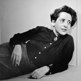 Egy vitatott kóserságú gömböc - Ki volt Hannah Arendt?