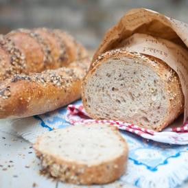 Ilyen a valóságban nincsen – Brót Pékség, À table