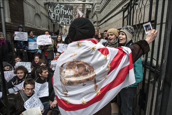 Felmentették a székházfoglalókat, de nem örülnek
