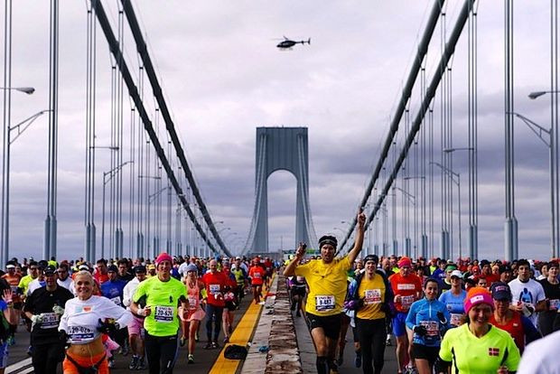 Ezüst, arany, patina – New York és a Merkelek