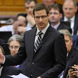 Az önmérséklet eredménye – Gulyás Gergely (Fidesz) a külföldön élő magyarok szavazásáról