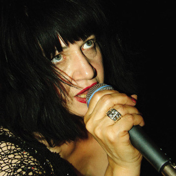 Brutális, mániákus lárma - Lydia Lunch énekes