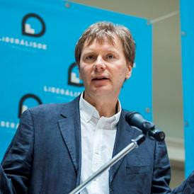 „Kaptunk kedvezményeket” – Interjú Fodor Gáborral a liberálisok kampányáról