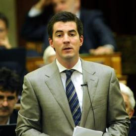 Lucifer próbálkozik – Kocsis Mátéék nem fizetnek a jogtalanul kirúgott közszolgának