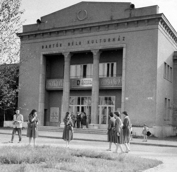 Halász államtitkár nagy álma – Rendszerváltás a kultúrházakban 