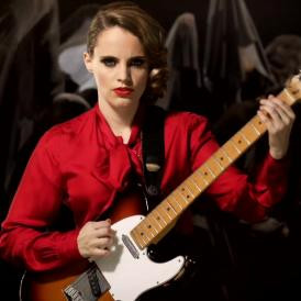 Anna Calvi az A38-on