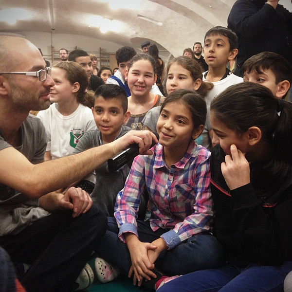 Tanulni márpedig menő! – Slam poetryvel az iskolaelhagyás ellen