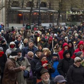 Demonstrál a felcsúti ellenzék – Hétvégén kipakolnak Mészáros Lőrincről és Orbán Viktorról