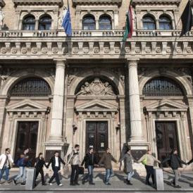 Hárítok, hárítok! – Nincs felelőse a corvinusos összeférhetetlenségnek