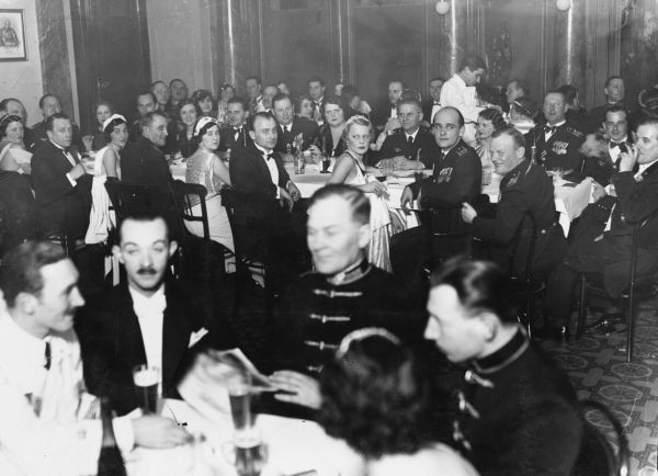 Parnasszus és fekete leves – Kávéházak az egykori Budapesten 