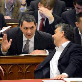 Hogyan bánjunk a politika hülyegyerekeivel?