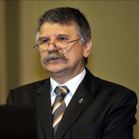 Kövér nem tűz EU-zászlót a Parlamentre