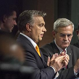 Valahogy csak bejutottunk – kolbászolás a Fidesz eredményváróján