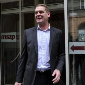 Gyurcsány az MSZP-ben! Ja, mégsem.