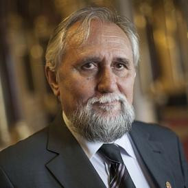 „Ha kritizálni mersz, átgázolnak rajtad” – Interjú Ángyán Józseffel