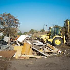 „Szemétként kezelik emberek otthonait” – Strasbourgig is elmennének a jogvédők kunyhóbontásügyben