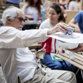 Bírságlázban – Rendőröké az Aranysárhányó-díj