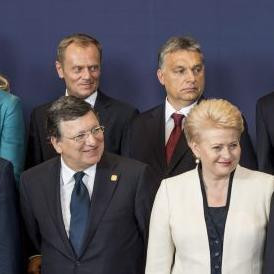 Brüsszel egyelőre nem bántja Orbánt, Simicska viszont igen