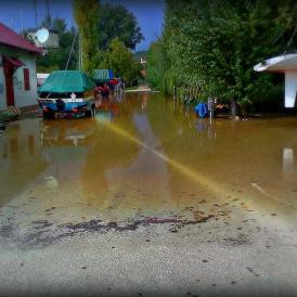 A jövő előttünk romokban