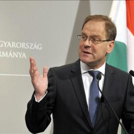 Külföld, ne bántsd az emberarcú orbánistát!