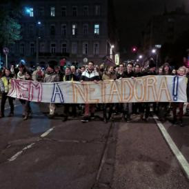 Folytassa sikoltozva!
