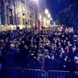 „Hahó, Orbán Viktor! – Itt a facebookosok, a magyar nép beszél”