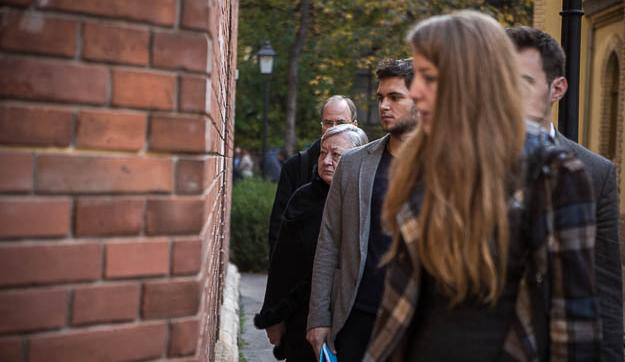 Névsor a fugákban – Holokauszt-emlékművet avattak az ELTE Trefort-kertben