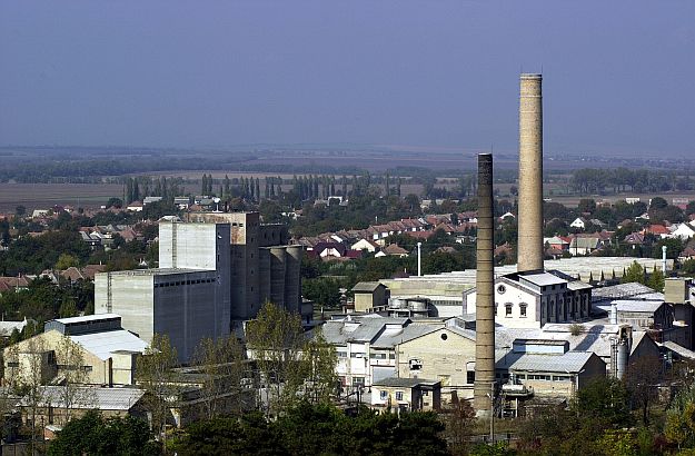 A selypi gyár 2004-ben