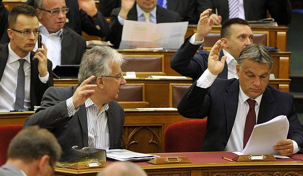 Orbán nagyobbat bukott, mint Gyurcsány, a KDNP fellázad