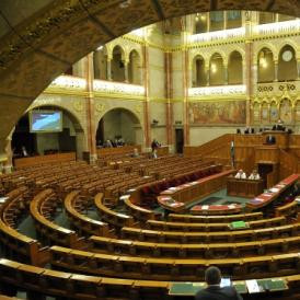 Rogán Antal: 2015 a béremelkedés éve lesz