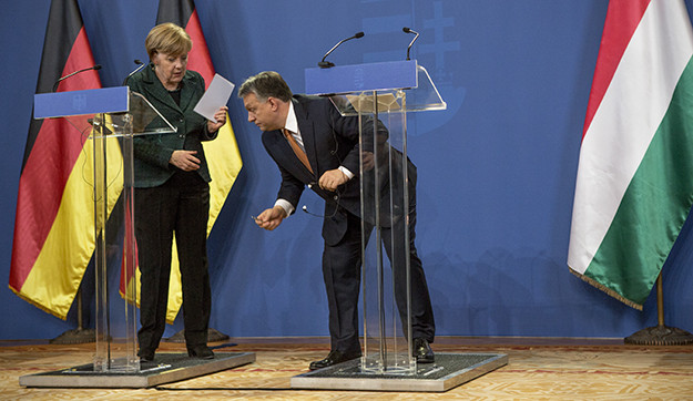 Orbán Viktor olyan videót közölt Merkel látogatásáról, amelyben Merkel meg sem szólal