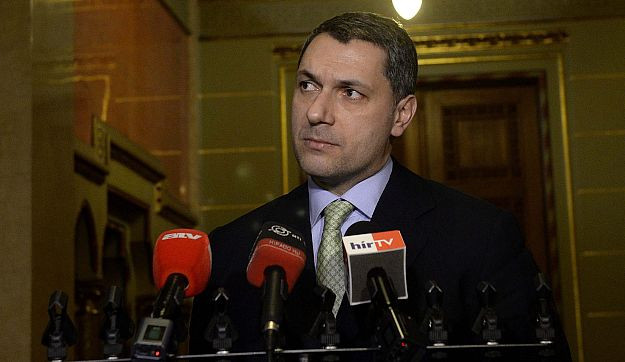 Rossz napja volt ma Lázár Jánosnak, Repülős Gizinek és Orbán Ráhelnek
