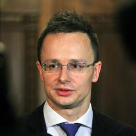 Quaestor-ügy: tegyék nyilvánossá Szijjártó Péter és Orbán Viktor híváslistáját és levelezését!