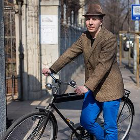 Jelmezbál biciklivel – Tweed Run Budapest