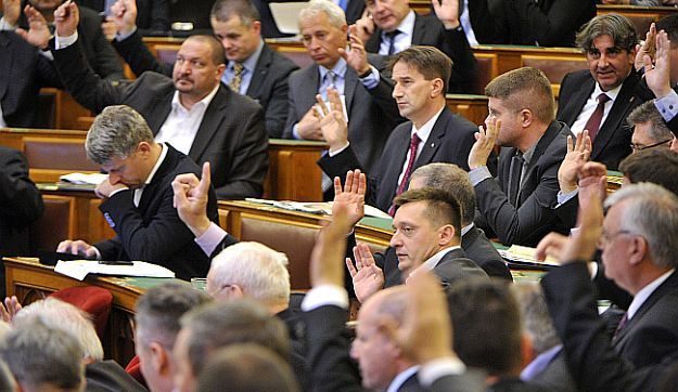 Belső árulók után nyomoznak a Fideszben