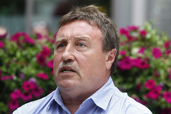 Bocsánatot kért a Fidesz által lerohant gyöngyösi polgármester, mert megkapta az oltást