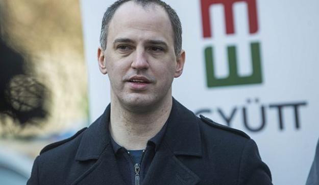„Agresszív figyelemelterelés” – Interjú Szigetvári Viktorral