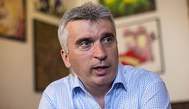 „Megélhetési bevándorló? Korábban soha nem találkoztam ezzel a kifejezéssel” – Simon Ernő, az UNHCR magyarországi irodájának szóvivője