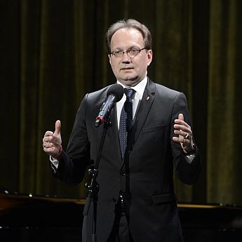Mától Lázárnak és Hoppálnak is papírja van róla, hogy megrögzött hazudozók
