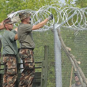 A gyűlöletkampány eredménye: megverték a fiatal nőt, mert bevándorlónak nézték a pasiját