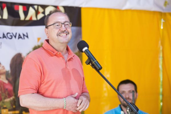 Németh Zsolt nem szexista majom, hanem az édes erdélyi hagyományok ápolója