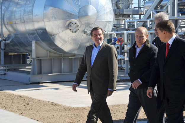 Schröder volt német kancellár távozik a Rosznyefty igazgatótanácsából
