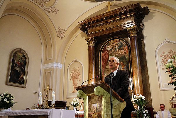 A kormány több mint 10 milliárd forintot ad a református egyháznak