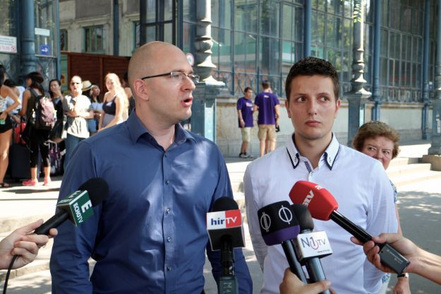 Z. Kárpát kart lendített, de állítja, sosem volt náci