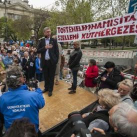 Corbyn, Sanders és a baloldal megújítása