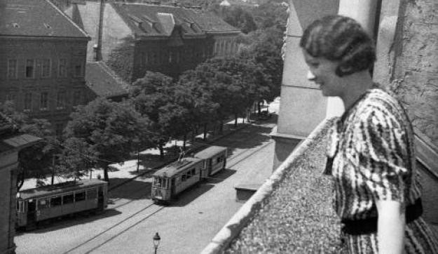 Keresztes háború a káromkodás ellen – ráadásul a villamoson!