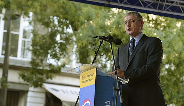 Léggitározás helyett - A rendszerbontó népszavazás és a Demokratikus Koalíció