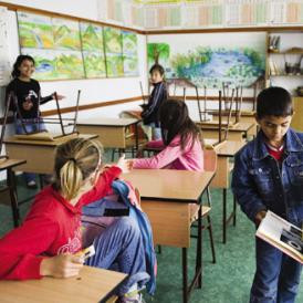 A gyerekeink oktatásán és az ország jövőjén spórol a kormány