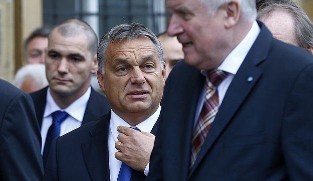Brüsszelt ostromolja Orbán Viktor, a vitéz légvári kapitány